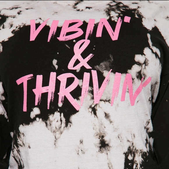 NEW Vibin' & Thrivin' Long Sleeve Tee - Picture 2 of 7